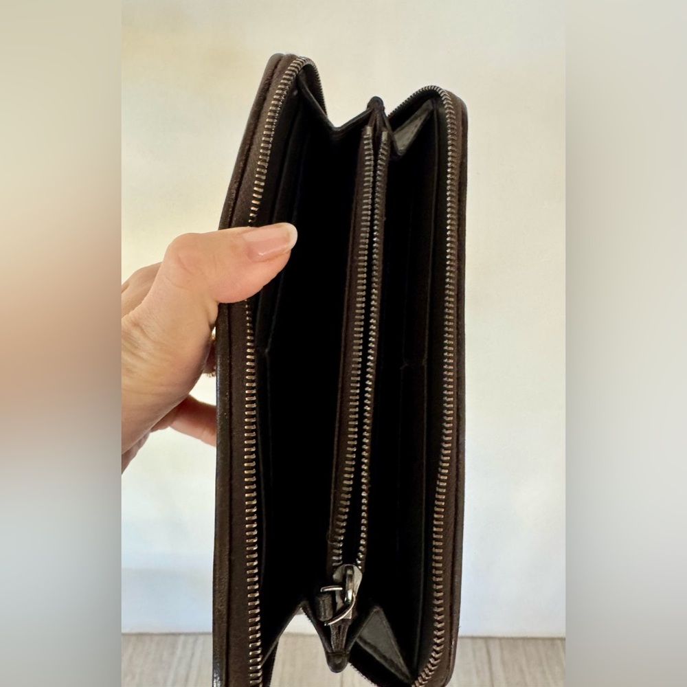 Authentic Bottega Veneta Zip Around Wallet - Picture 9 of 13